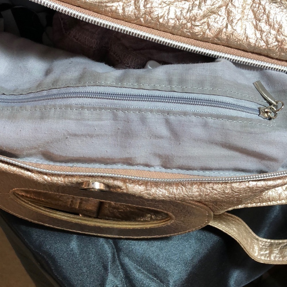 LARGE used bag in silverish gold basket handles. - Picture 8 of 8